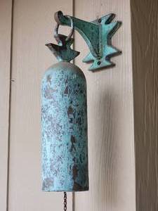 lot 126 image: Gorgeous Primitive Bronze Bell