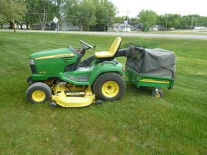 John Deere X720 Ultimate Tractor