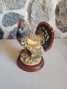 lot 8 image: Vintage Spruce Grouse Figurine by Andrea Sadek