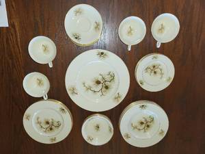 lot 64 image: Vintage Lenox Pine China - 4 Place Settings
