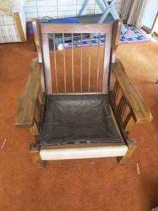 lot 36 image: Vintage Solid Oak Morris Chair