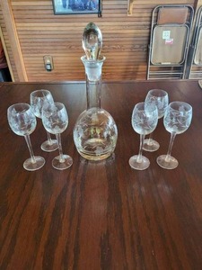 lot 75 image: Vintage Toscany Hand Blown Etched Crystal Wine Decanter with 6 Wine Glasses