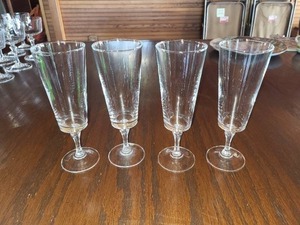 lot 79 image: 4 Piece Lot of Champagne Flutes