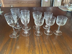 lot 81 image: Mixed Lot of Greek Key Design Glassware