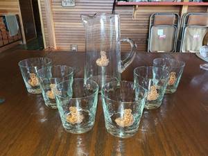 lot 86 image: 6 Retriever Water Glasses with Matching Pitcher