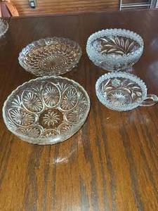 lot 88 image: 4 Piece Mixed Lot of Glass Serving Dishes