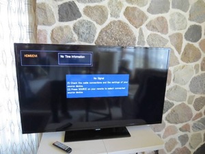 lot 94 image: Samsung 55 flat Screen TV - Model UN55EH6000F