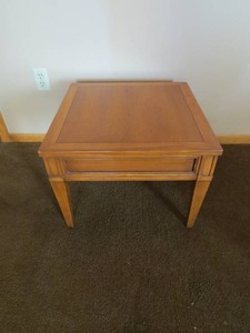 lot 101 image: Vintage Side Table 20L x20 W x15H