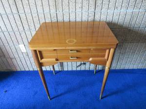 lot 109 image: Vintage Cabinet Singer Sewing Machine