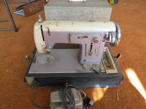 lot 140 image: Vintage Sears Kenmore Sewing Machine Model 1120