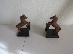lot 149 image: Horse Rearing Cast Book Ends