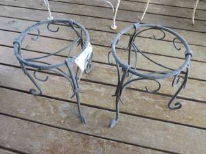 lot 168 image: Two Cobra Decorative Plant Stands