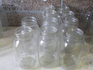 lot 176 image: 10 Kerr canning Jars with Regular Lid Opening