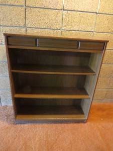 lot 185 image: Wood Bookshelf