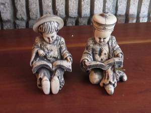 lot 188 image: Vintage Collectable Asian Chinese Boy and Girl Reading Book 6