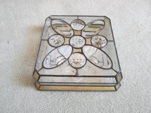 lot 202 image: Vintage Glass Trinket Box