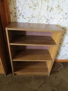 lot 208 image: 31 H X 24 W Book Shelf