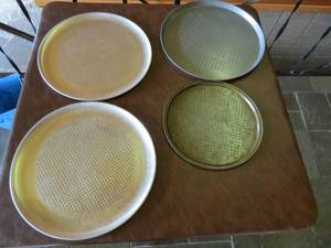 lot 216 image: Mixed Lot Of Pizza Pans