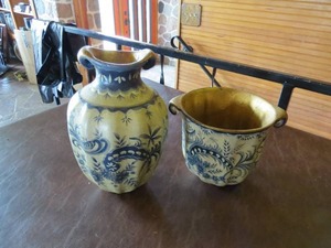 lot 218 image: Vintage Decorative Vase and Pot