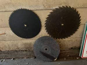 lot 131 image: Large Saw Blades