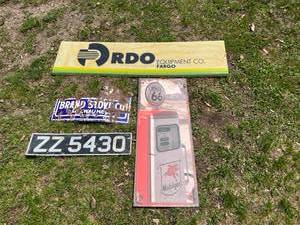 lot 137 image: Mixed Lot of Signs