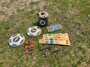 lot 139 image: Mixed Automobile Lot - Metal License Plate Year Tags