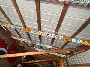 lot 142 image: Large Variety of Vintage License Plates - 43 Different