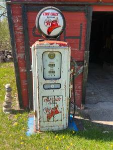 lot 3 image: Tokeim 39 Texaco Fire-Chief Gas Pump