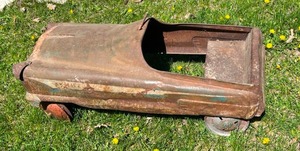 lot 7 image: Mark V Pedal Car