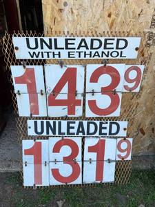 lot 78 image: Fuel Price Flip Sign
