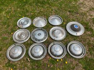 lot 90 image: Hub Caps