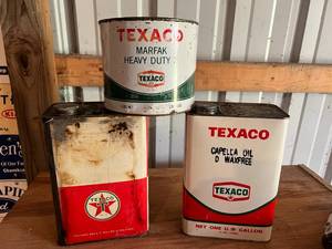 lot 91 image: Texaco Oil Cans