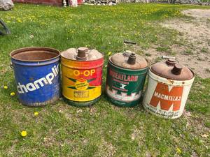 lot 93 image: 5 Gallon Oil Cans