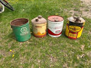 lot 95 image: 5 Gallon Oil Cans