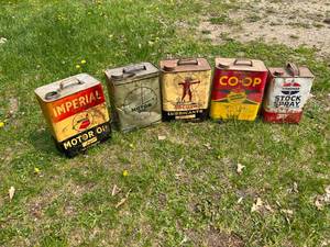 lot 102 image: Vintage Oil Cans