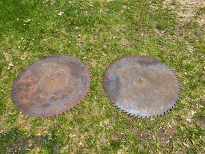 lot 114 image: 2 Large Saw Blades