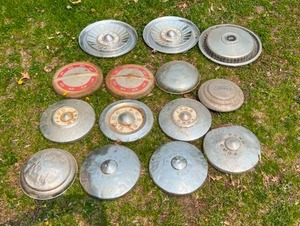 lot 117 image: Hub Caps