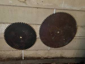 lot 119 image: Large Saw Blades