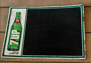 lot 122 image: 7 Up Sign