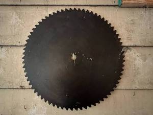 lot 125 image: Large Saw Blade