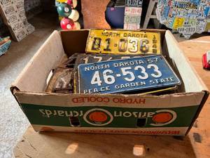 lot 197 image: Box of Vintage License Plates - 1921 MN Set & Many More