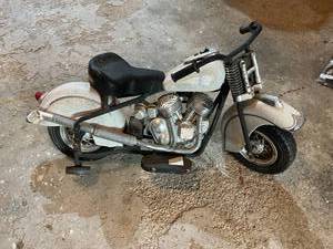 lot 210 image: Kids Toy Motorcycle