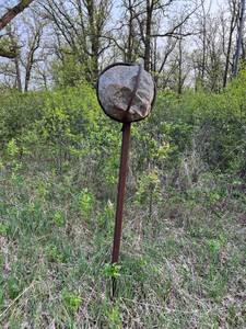 lot 233 image: Yard Art