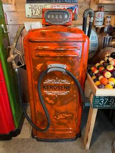 lot 250 image: Restored Tokheim Model 45 Kerosene Pump with Visible Register