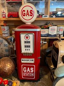 lot 258 image: Gas Pump Decor with Shelves Inside - 33 Tall