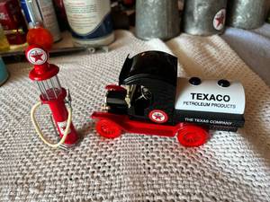lot 272 image: Texaco Truck & Gas Pump