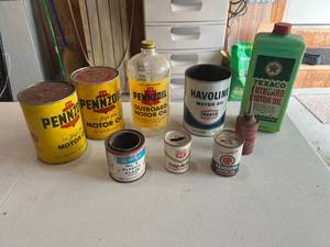 lot 358 image: Vintage Oil Cans, Bottles & Misc