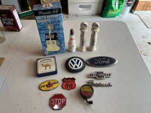 lot 365 image: Mixed Collectibles Lot
