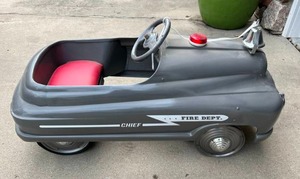 lot 375 image: Restored Fire Dept Chief Pedal Car