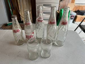 lot 386 image: Vintage Pepsi Bottles & Glasses with Syrup Fill Line